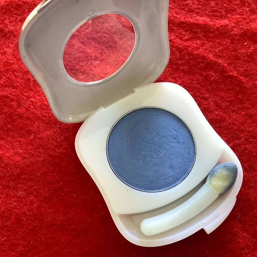 EUC Biotherm, powder eyeshadow single matte blue